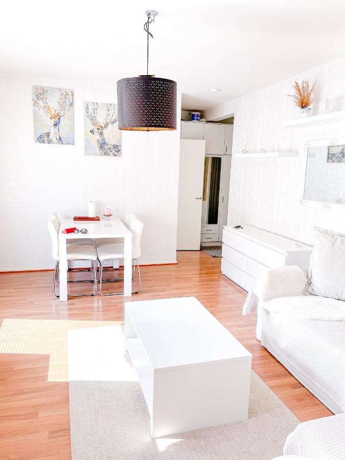 Ilona Apartments -"Home Away From Home" 콧카 외부 사진
